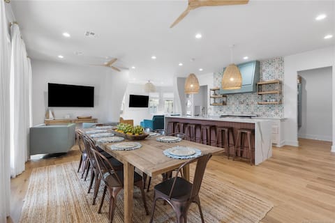 Redbud Park Retreat | Sleeps 20
