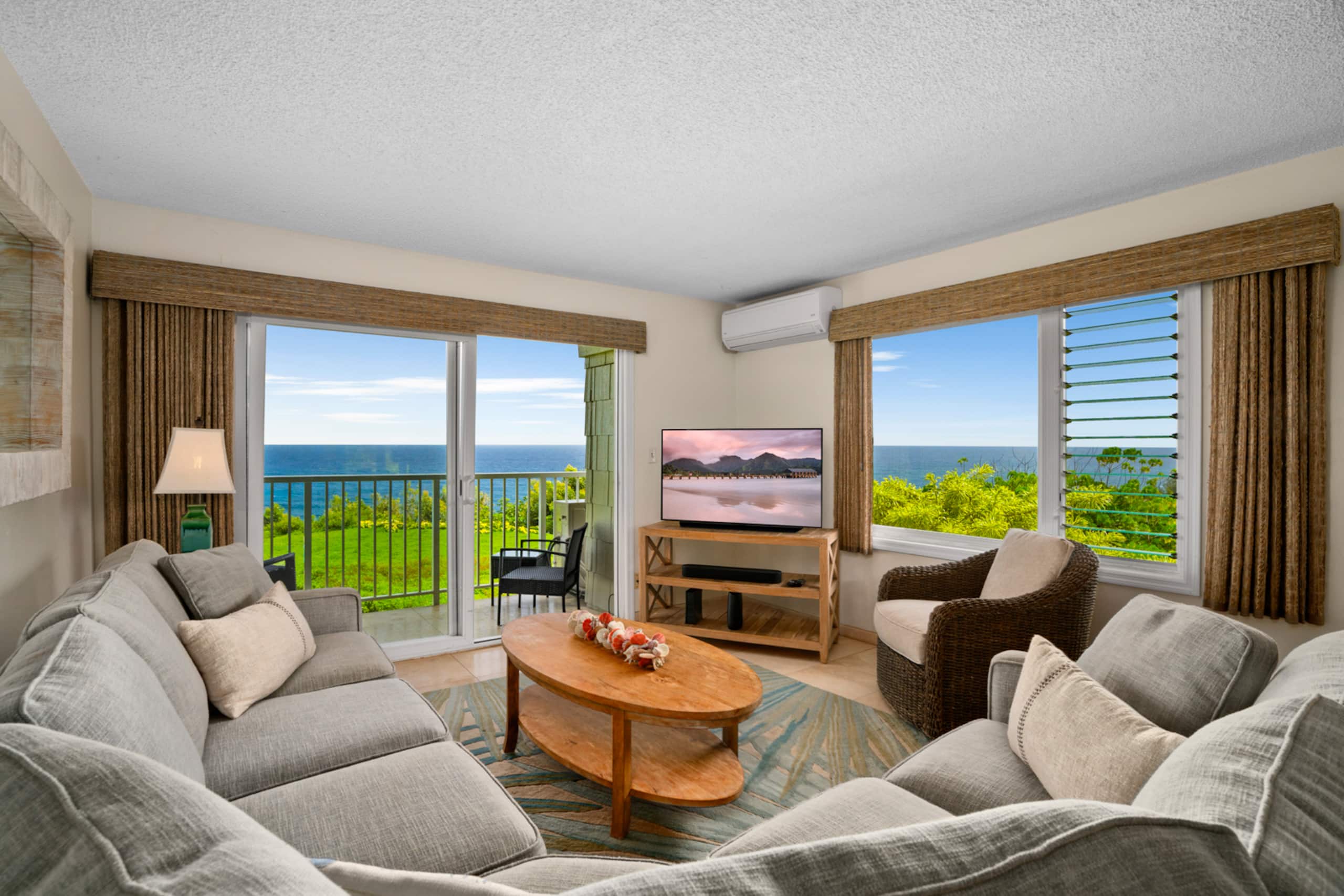 Majestic Ocean Views ~A/C ~Pool ~BBQ - Main photo