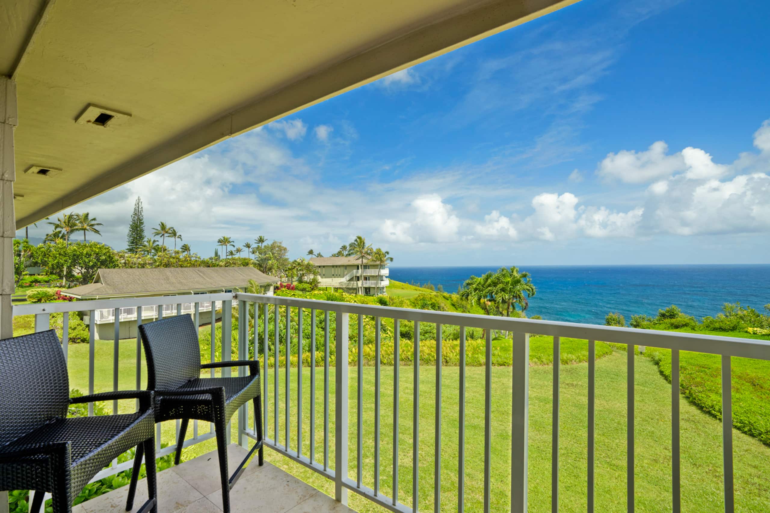 Majestic Ocean Views ~A/C ~Pool ~BBQ - Photo 20