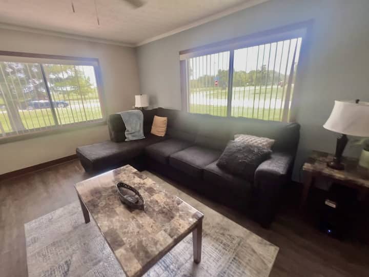 Lakeshore Landing | Modern | Spacious Family House - St. Cloud