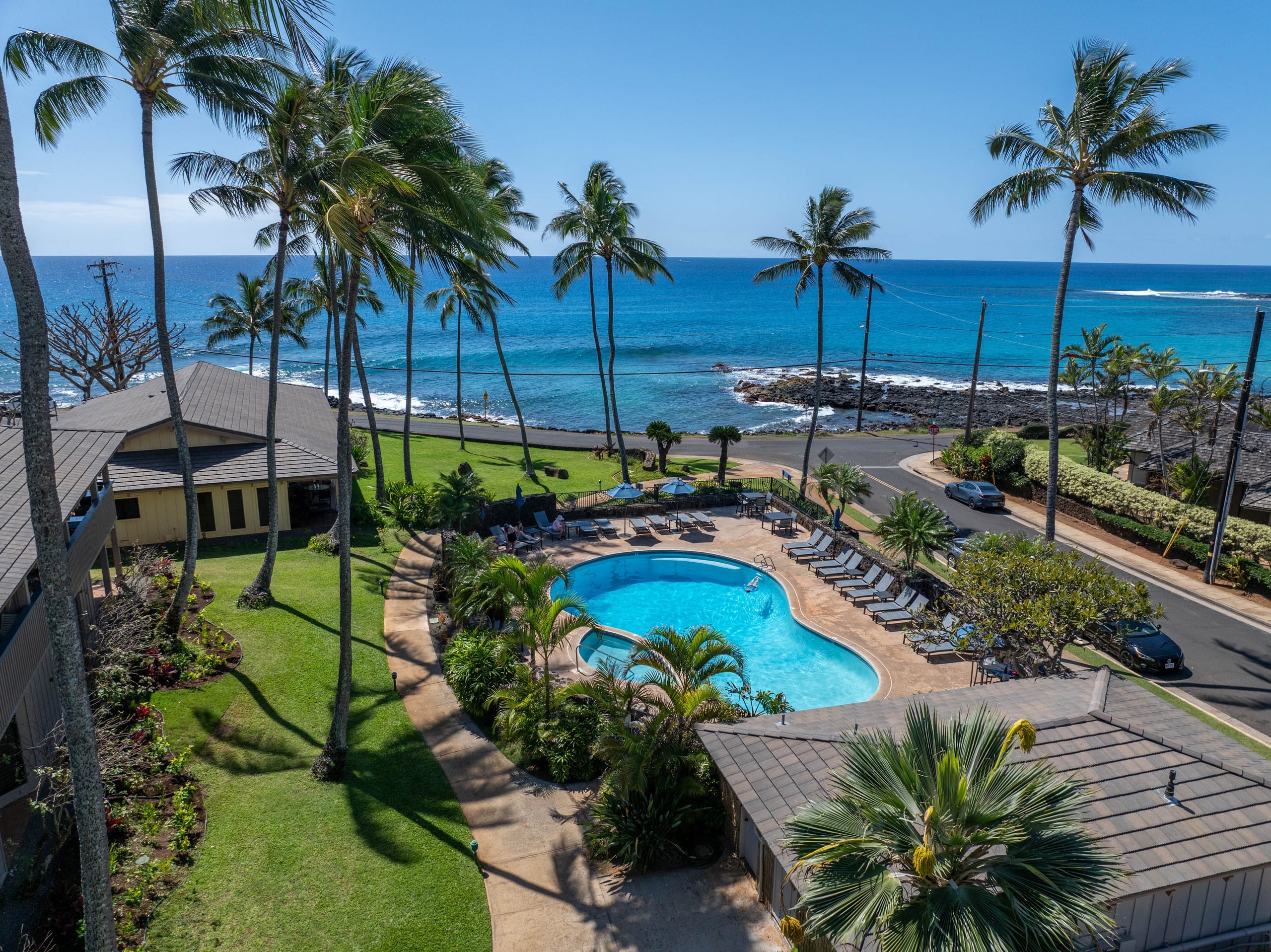 *NEW A/C* Ocean View Pool-Two Bed Steps to Beach - Image 1