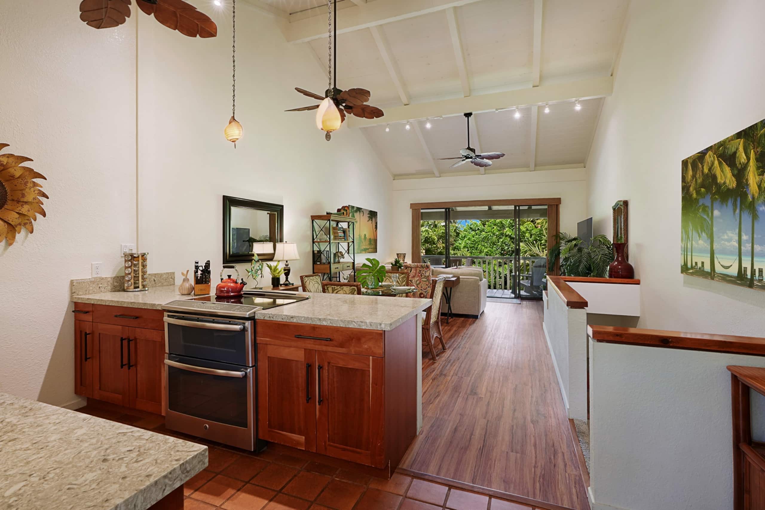 *NEW A/C* Ocean View Pool-Two Bed Steps to Beach - Image 8