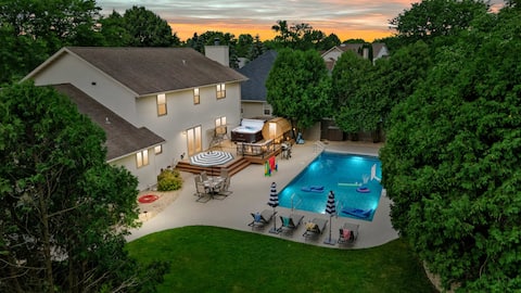 Private Pool - HOT TUB - Sauna - Game Room - Pets