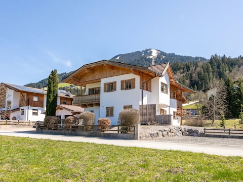 Spacious stay near the ski lift in Westendorf