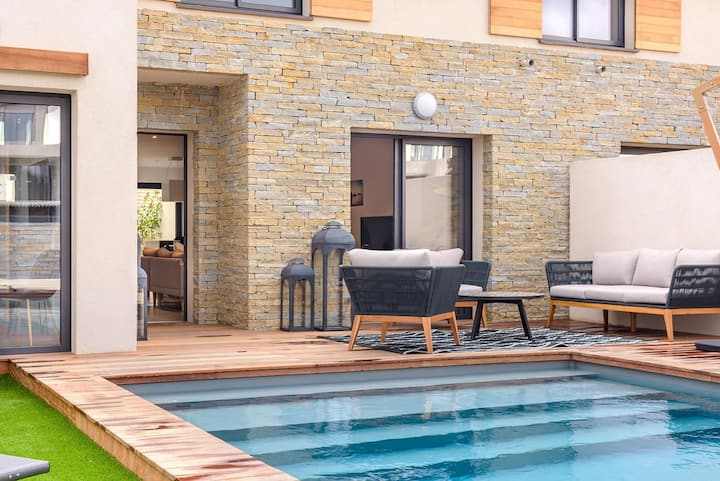 Villa Avec Piscine à Deux Pas De La Plage De Cala - Corse