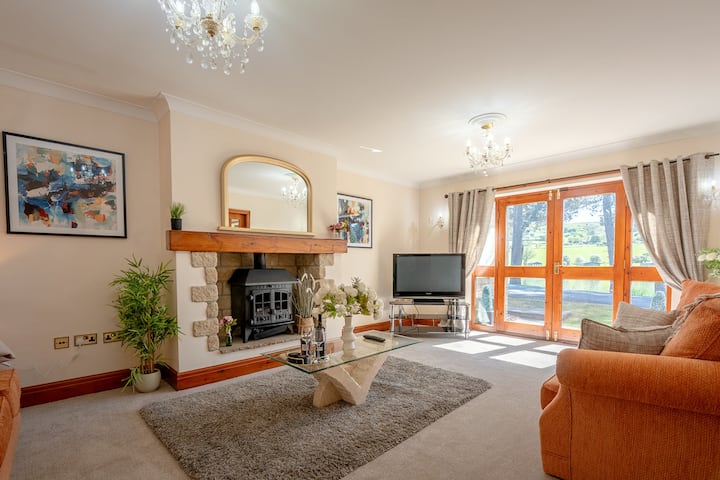 Pendle View Gatehouse – Lakeside Stay - Clitheroe