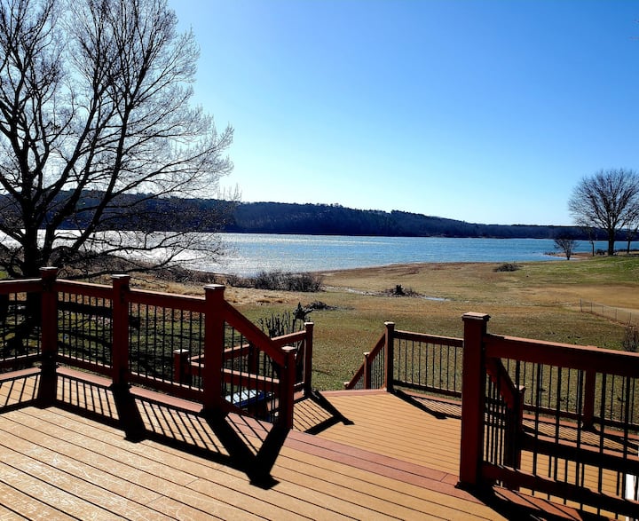 Koester's Retreat - 4 Bdrm Lakefront Home - Beaver Lake, AR