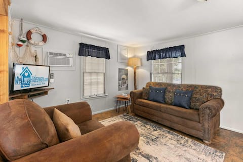 Rock Haven Cottage - Private, Bring Your Boat, Enj