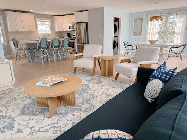 Bonnet Beach Bungalow|5bd|Deck|BBQ|Walk to Beach