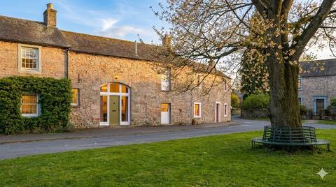 Pet-Friendly Cottage with Open Fire