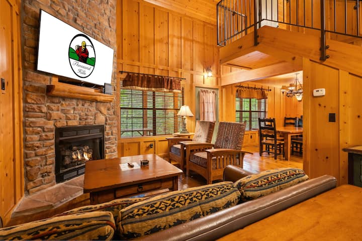 Serene Branson Escape | 2 Kings, Screened Balcony - Branson, MO