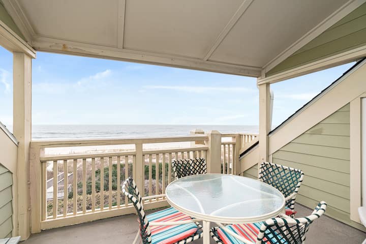 Carefree: Oceanfront Condo With Private Balcony - Southport, NC