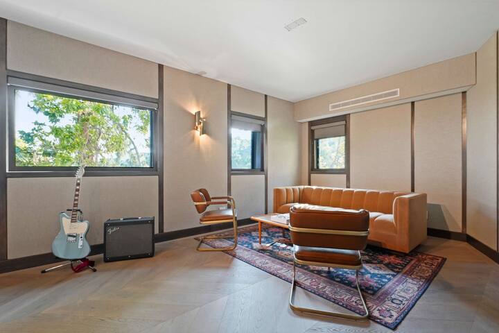 White Lotus by Stay Awhile Villas gallery image 4