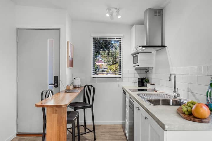 Modern Cottage Near Joondalup Resort & Beaches - Joondalup
