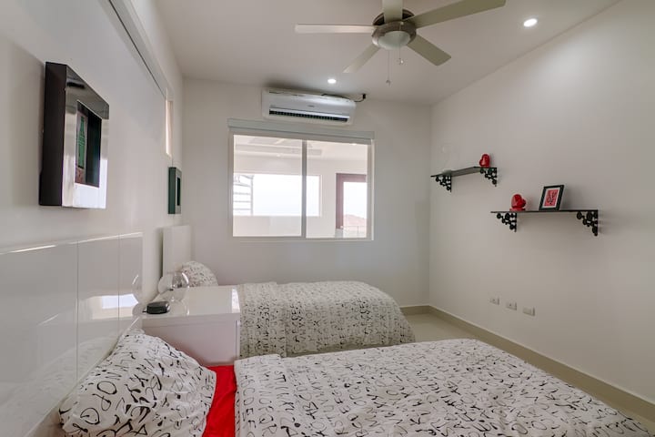 4BR Ocean View Grand Villa - BR2