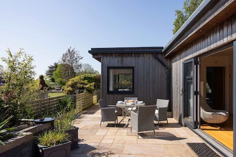 Bespoke Retreat for 4 in West Wittering