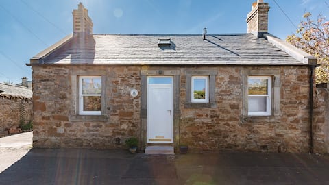 Successful Airbnb property: Lochburn Cottage in Elie
