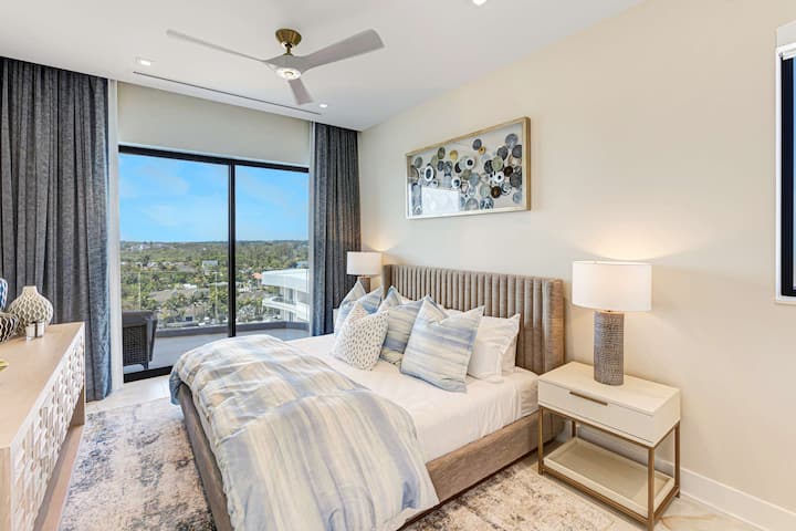 Secondary King Bedroom with Ensuite 