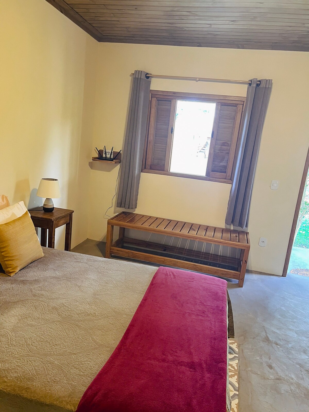 Popular Airbnb listing: chalet with fireplace in Cunha