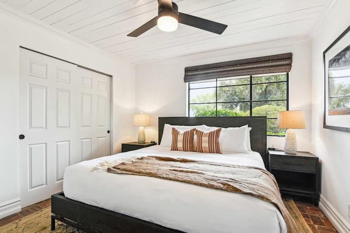 12号卧室|加大双人床|主屋| B座