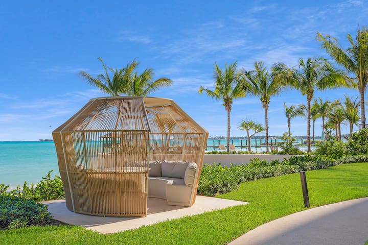 Oceanfront Aqualina Penthouse with Infinity Pool