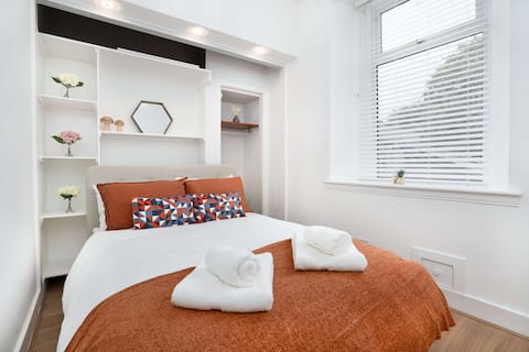 Top performing Airbnb: Central-1Bedroom-Fast Wifi- by Holiday Homes in Hazlehead & Queens Cross