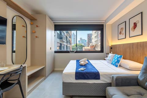 Modern Studio: Rooftop and Leisure at Moinhos