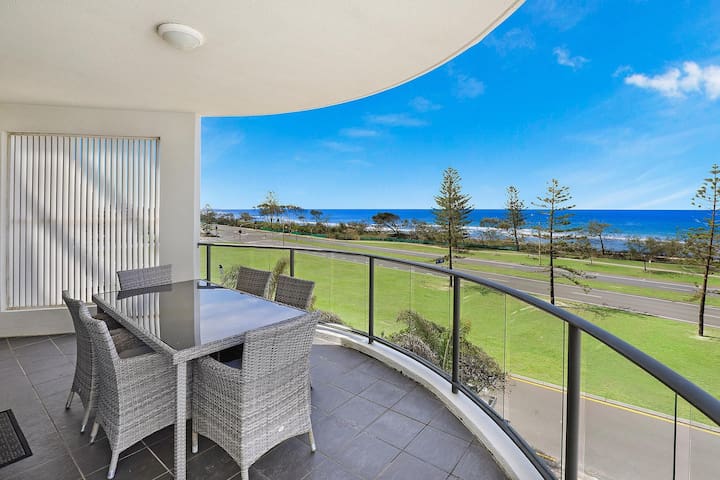 Superior 2 Bedrooms Beachfront Apartment