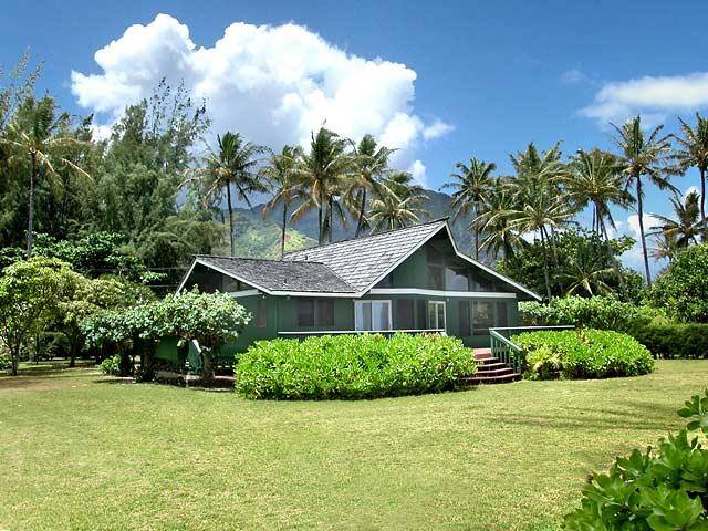 Waiohonu Lush, tropical foliage, Beachfront Home gallery image 3