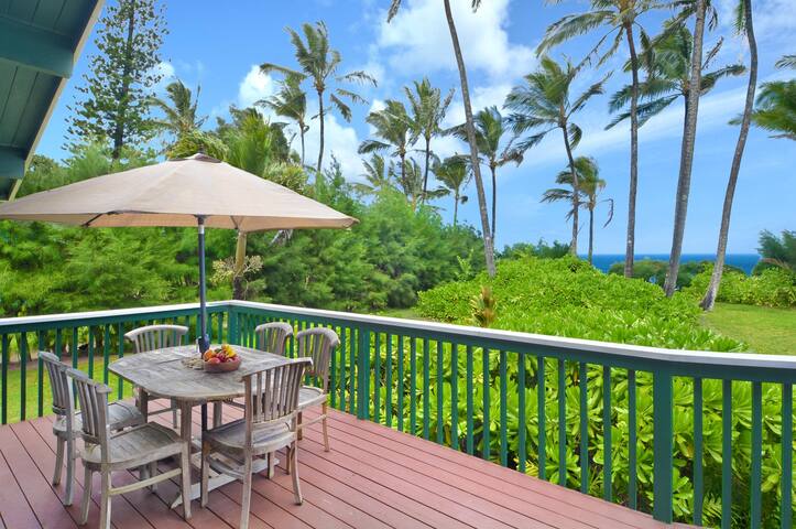 Waiohonu Lush, tropical foliage, Beachfront Home gallery image 2