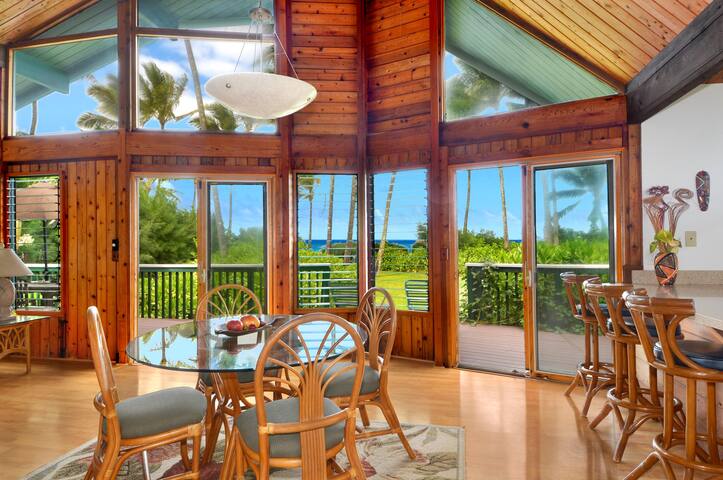 Waiohonu Lush, tropical foliage, Beachfront Home gallery image 5