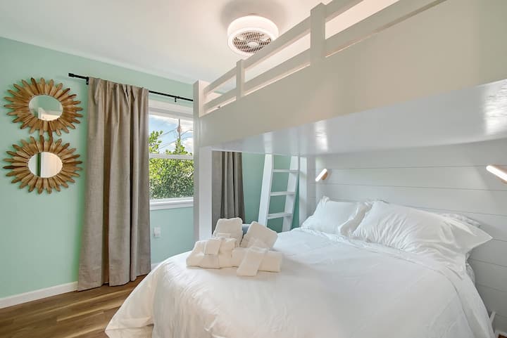 Dormitorio de invitados 2 - Camas de tamaño completo sobre camas de tamaño completo - colchones de espuma viscoelástica de 12pulgadas, persianas opacas y cortinas