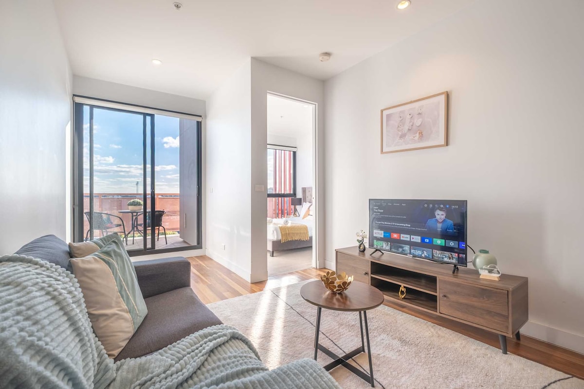Top Airbnb: Modern Footscray apartment 2BR2BA WIFI Parking in Footscray