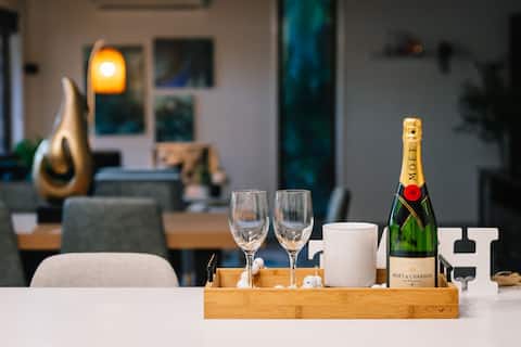 Cozy Family Home w/ Pool – Walk to Pinelands Plaza