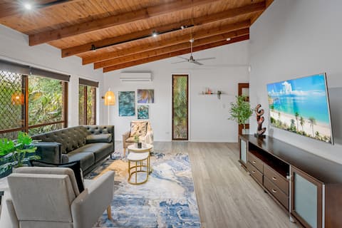 Cozy Family Home w/ Pool – Walk to Pinelands Plaza