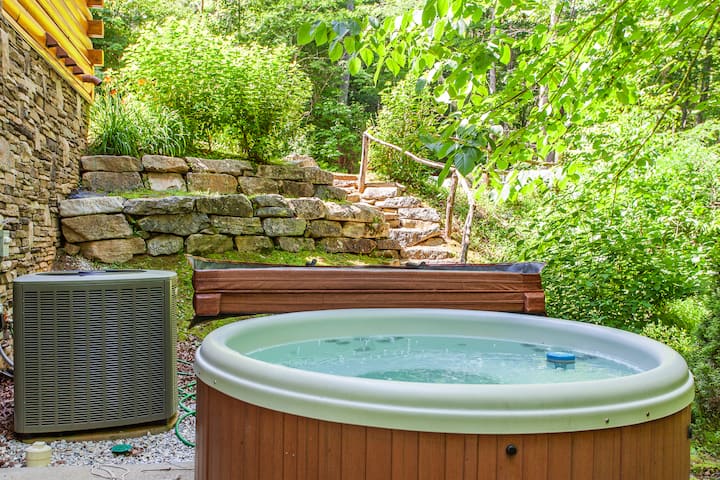 The Scratching Post | Smoky Mnt Cabin with Sauna - Cabins for Rent