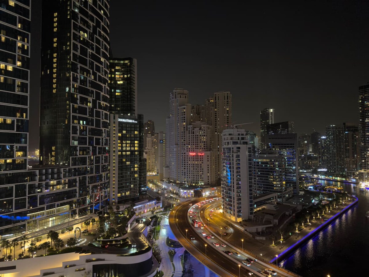 Top performing Airbnb: NH Luxury 1BR | Marina View Pool, Gym | Emaar 5242 in Al Sufouh Second
