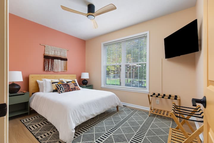 Second Queen bedroom Sunrise