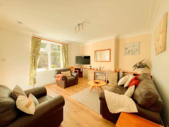 Furnished 3br House - Free Parking, Wifi, Kitchen - Leeds