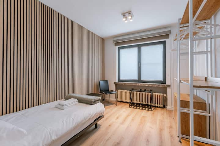 Еднокреветна соба