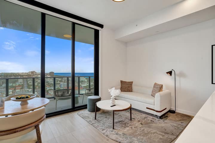 High-end 1br Condo In 72 Park | Poolside Bliss - Miami Beach