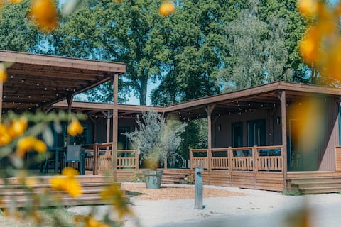 Tiny hiking lodges | 12 people