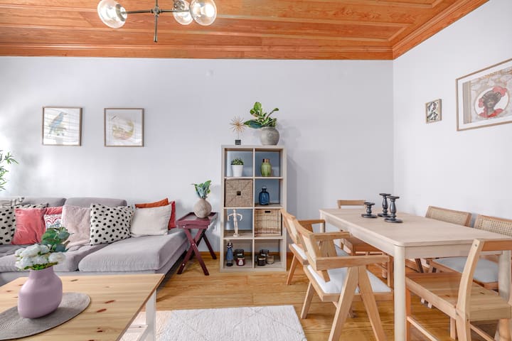 Detached Triplex with Garden & Terrace