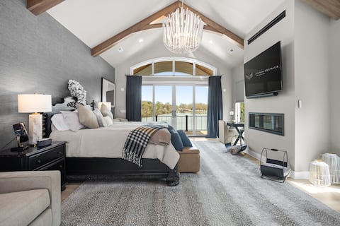 Suite Retreat - Smith Mountain Lake Resort Home