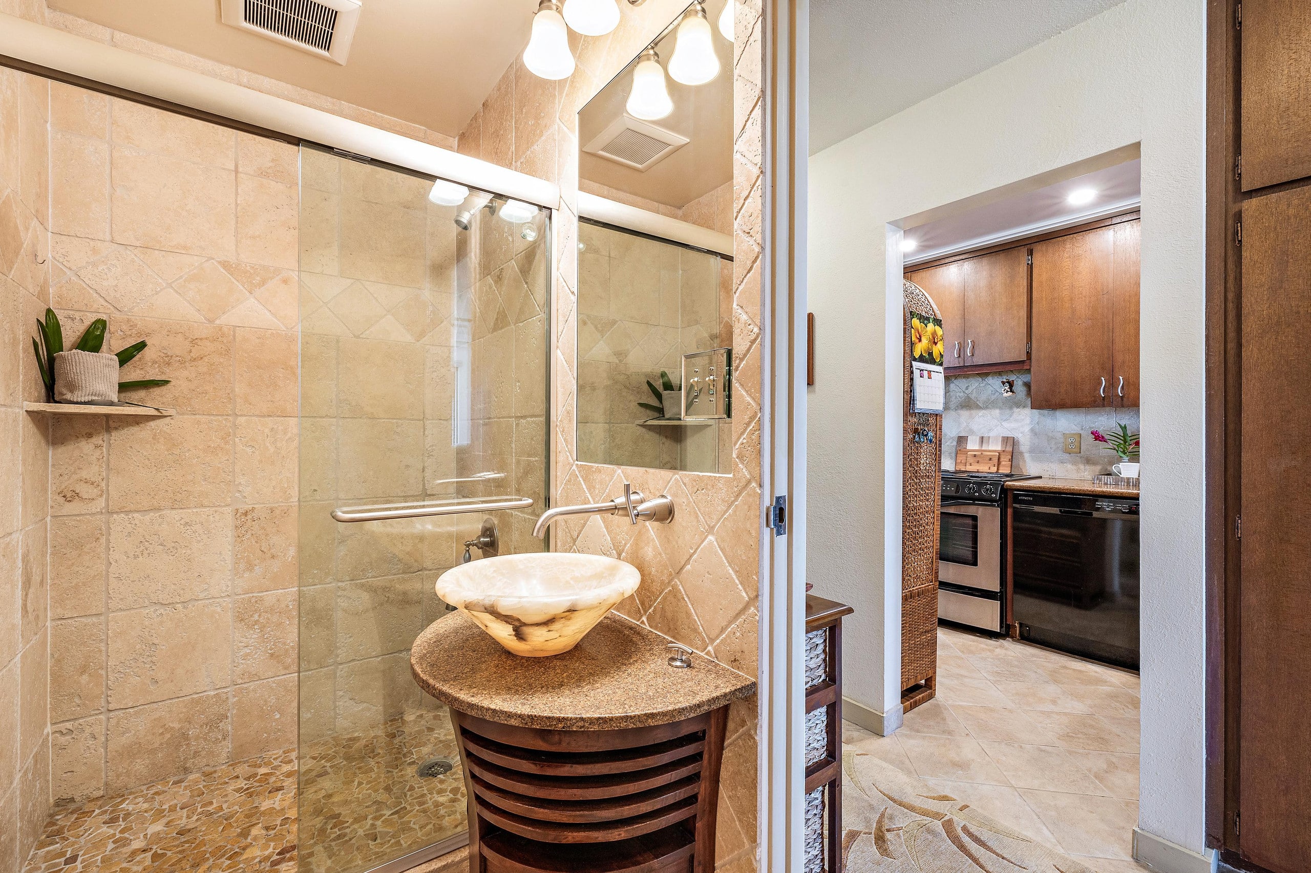 Condo in Lahaina · ★5.0 · 1 bedroom · 2 beds · 2 baths - Image 13