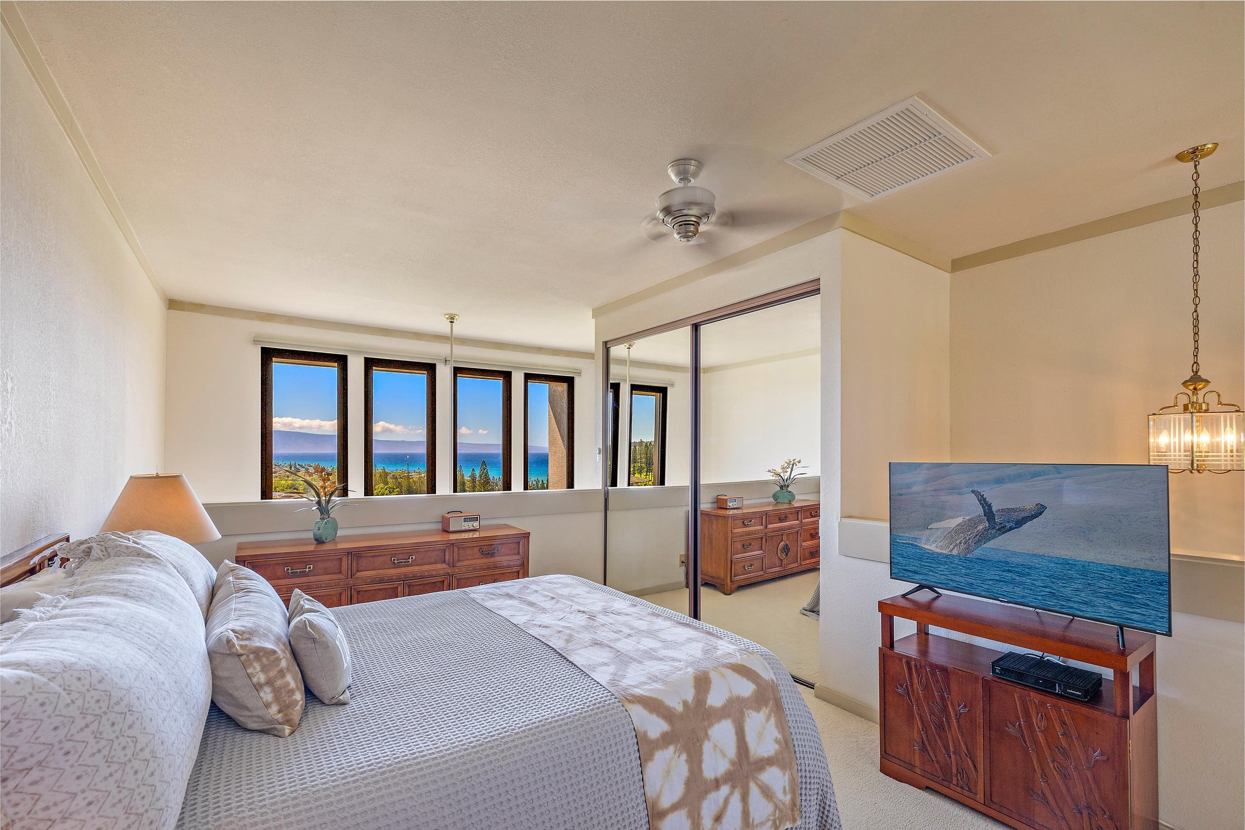 Condo in Lahaina · ★5.0 · 1 bedroom · 2 beds · 2 baths - Image 18