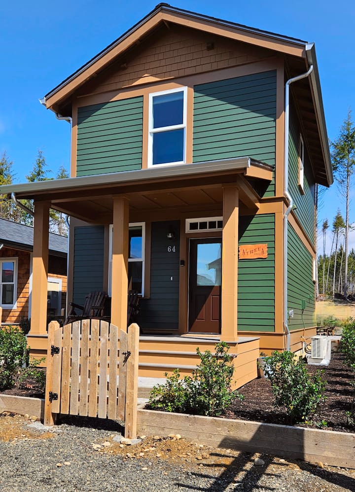 Seabrook's A Tree House: Hot Tub & Dog-friendly - Pacific Beach State Park, Pacific Beach