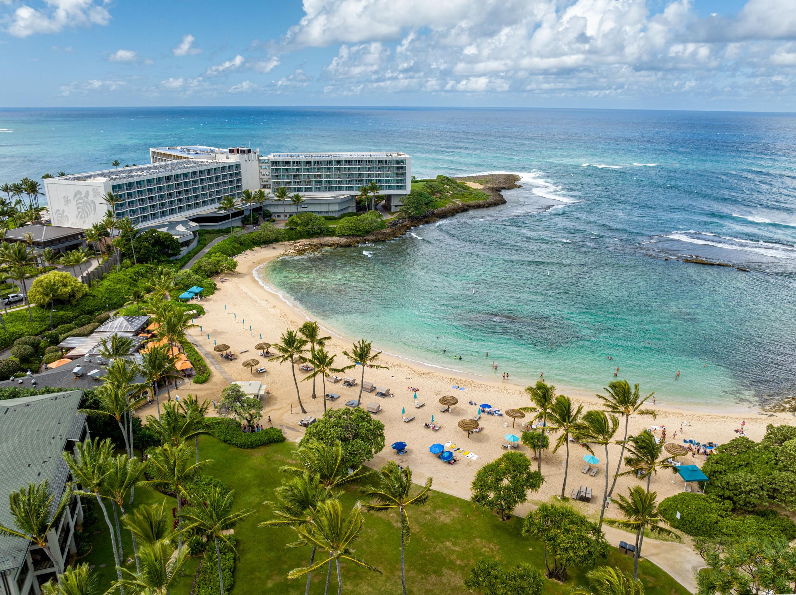 Condo in Kahuku · ★5.0 · 1 bedroom · 3 beds · 2 private baths - Image 2