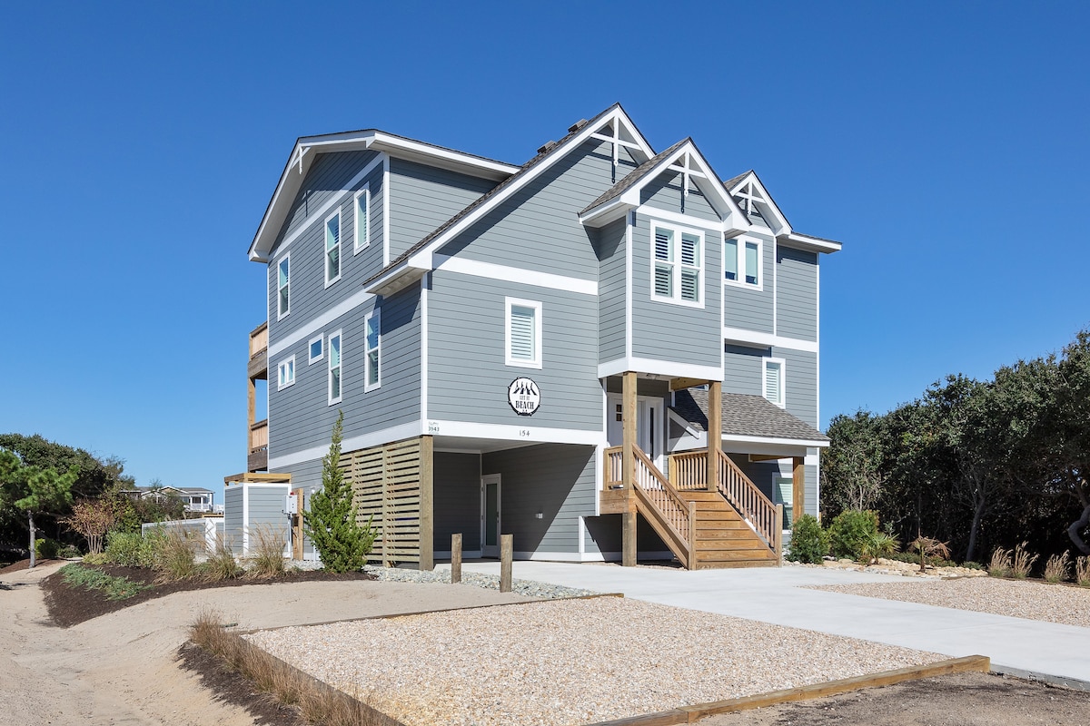 Walk to Duck Shops + Beach | Pool & Hot Tub