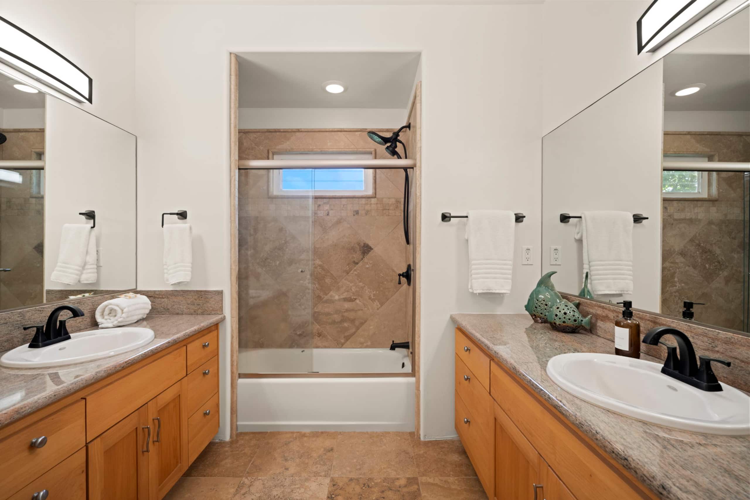 Home in Princeville · ★5.0 · 3 bedrooms · 3 beds · 3 private baths - Image 39